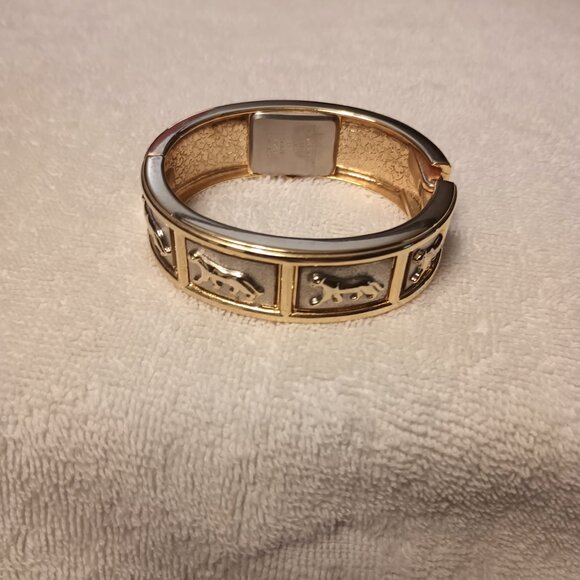 Vintage Gruen Panther Two Tone Hinged Bangle Watch. - Picture 3 of 6